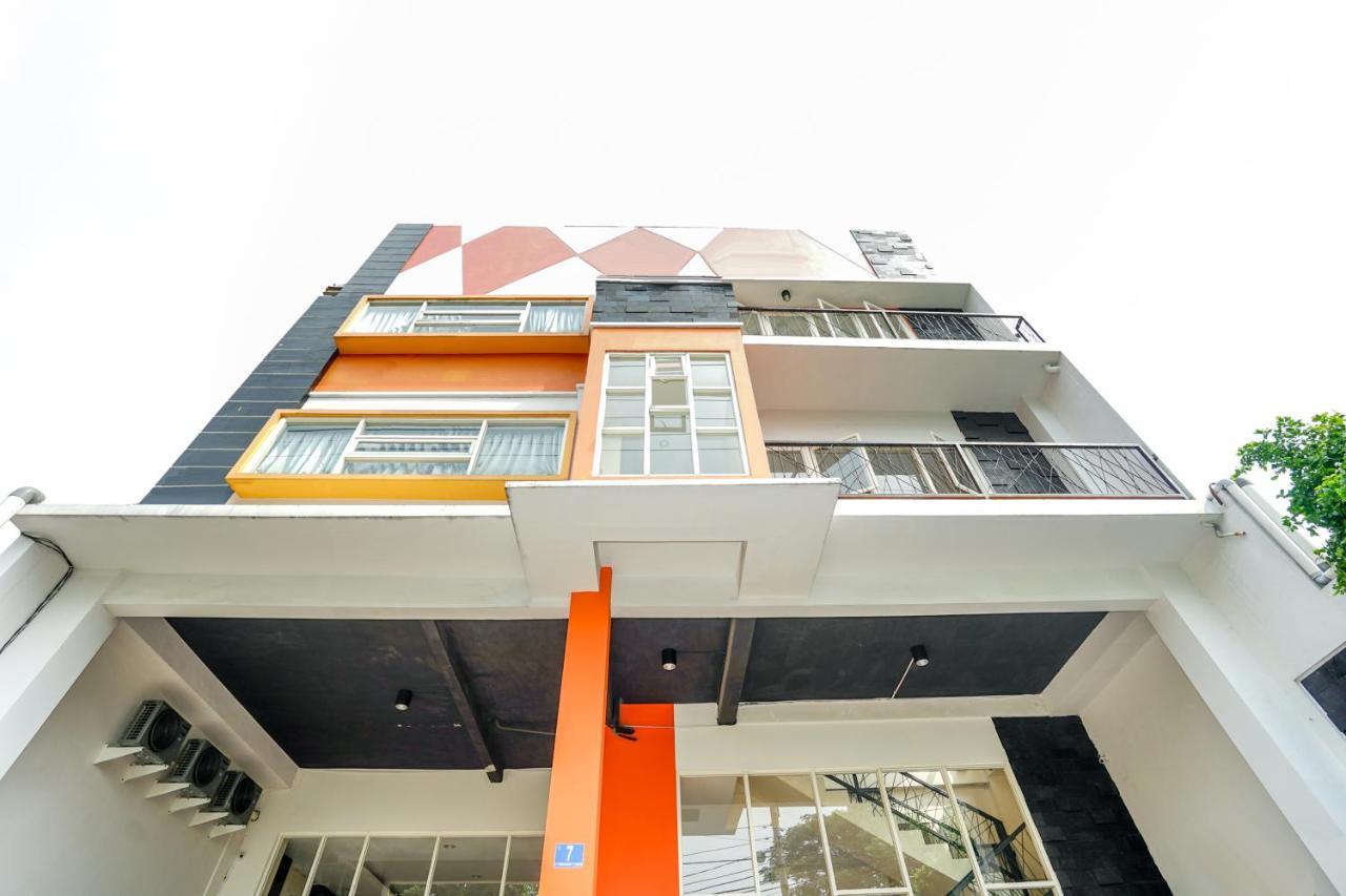 Pratisarawirya Guesthouse by ecommerceloka Surabaya Eksteriør billede