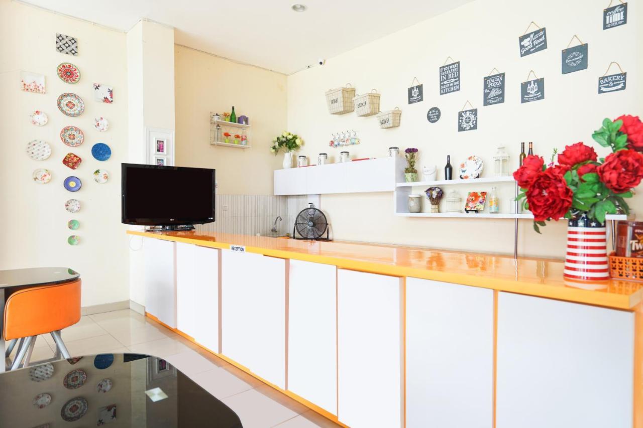 Pratisarawirya Guesthouse by ecommerceloka Surabaya Eksteriør billede