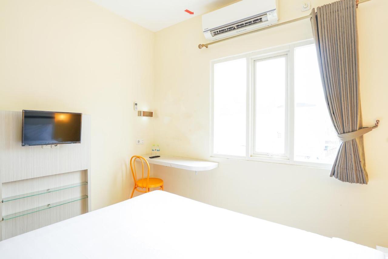 Pratisarawirya Guesthouse by ecommerceloka Surabaya Eksteriør billede
