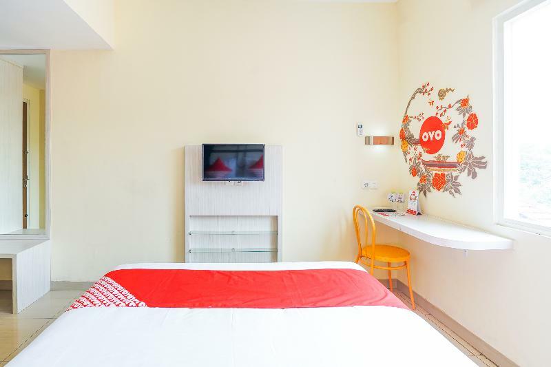 Pratisarawirya Guesthouse by ecommerceloka Surabaya Eksteriør billede